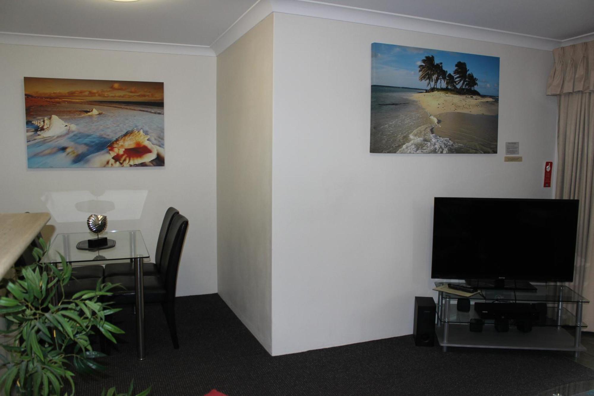 Beaches Serviced Aparthotel 4*
